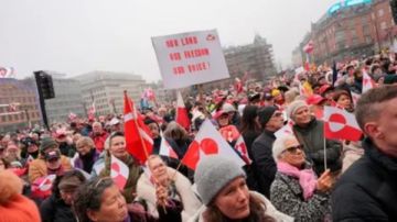 جرينلاند ليست للبيع.. احتجاجات غاضبة في الدنمارك تملأ الشوارع رفضا لتهديدات ترامب