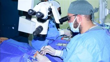 للقضاء على قوائم الانتظار.. جامعة سوهاج: إجراء 85 عملية مياه بيضاء خلال يوم