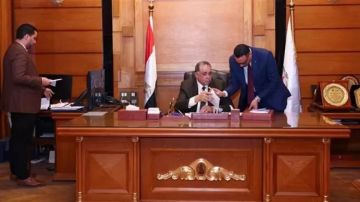 نقيب المحامين يتابع سير العملية الانتخابية عبر غرفة عمليات بالنقابة العامة نقيب المحامين يتابع سير العملية الانتخابية عبر غرفة عمليات بالنقابة العامة