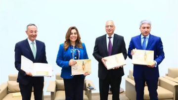 استلام تقرير البصمة الكربونية لحفل الافتتاح الرسمي للمتحف المصري الكبير