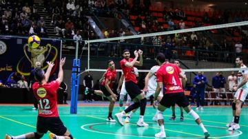 الأهلي يهزم الزمالك ويتوج ببطولة السوبر المصري للكرة الطائرة