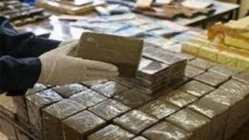 السجن المؤبد لـ 3 متهمين لحيازتهم مخدرات في الجيزة السجن المؤبد لـ 3 متهمين لحيازتهم مخدرات في الجيزة