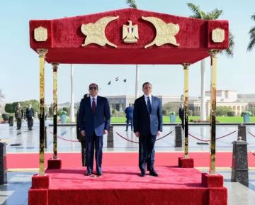 المتحدث الرئاسي ينشر صور الرئيس السيسي يشهد الاحتفال بالذكرى الـ74 لعيد الشرطة