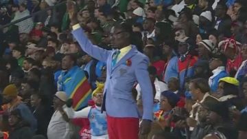 باتريس لومومبا .. مشجع الكونغو يجسد رمز الحرية في مدرجات إفريقيا