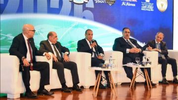 عبد العاطي: الاتزان الاستراتيجي ركيزة تحركات الدبلوماسية المصرية عبد العاطي: الاتزان الاستراتيجي ركيزة تحركات الدبلوماسية المصرية