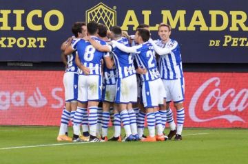 برشلونة يخسر بثنائية من ريال سوسيداد في الدوري الإسباني