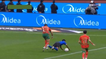 جمال الغندور: الحكم ظلم تنزانيا أمام المغرب.. ضربة جزاء صحيحة لم تحتسب