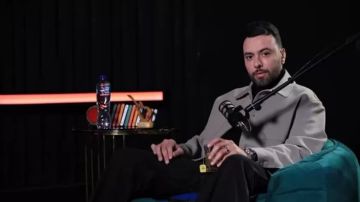 مدين: محمد فؤاد غير اسمي ولحنت حبايب ايه للهضبة على طريقة العندليب مدين: محمد فؤاد غير اسمي ولحنت حبايب ايه للهضبة على طريقة العندليب