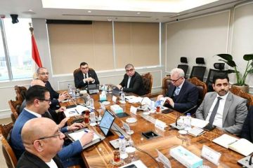 وزير الإسكان يوجه بدفع أعمال ترفيق 150 ألف فدان بالمدن الجديدة