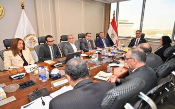 وزير التموين المصري يبحث موقف بدء موسم إنتاج السكر من محصول القصب وزير التموين المصري يبحث موقف بدء موسم إنتاج السكر من محصول القصب