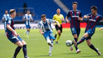 التعادل السلبي يسيطر على الشوط الأول بين ليفانتي وإسبانيول في الدوري الإسباني التعادل السلبي يسيطر على الشوط الأول بين ليفانتي وإسبانيول في الدوري الإسباني