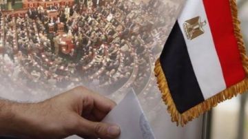 اللجان الفرعية تغلق أبوابها بـ27 دائرة بانتخابات مجلس النواب بعد انتهاء التصويت باليوم الأول اللجان الفرعية تغلق أبوابها بـ27 دائرة بانتخابات مجلس النواب بعد انتهاء التصويت باليوم الأول