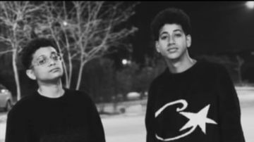 حادث مؤلم يودي بحياة نجل صاحب شركة عطور وصديقه بطريق الواحات.. صور