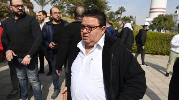 خالد جلال وعمرو عبد العزيز يعزيان نضال الشافعي في وفاة والدته