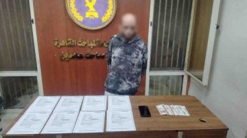 زور تأشيرات دول أجنبية وأوهم ضحايا بإنهاء أجراءات الهجرة.. المتهم يواجه هذه العقوبة