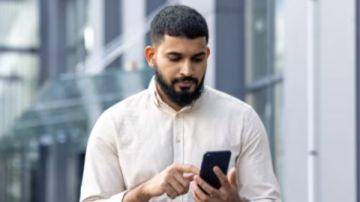 طبيبة تحذر من وباء جديد ينتشر بسبب الموبايل ...انتبه طبيبة تحذر من وباء جديد ينتشر بسبب الموبايل ...انتبه