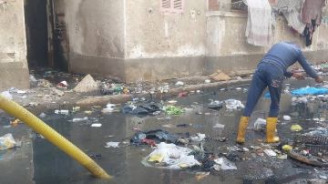 للمرة الثانية خلال 48 ساعة.. سيارات الكسح بـ ضواحي بورسعيد تواصل سحب المياه شاهد للمرة الثانية خلال 48 ساعة.. سيارات الكسح بـ ضواحي بورسعيد تواصل سحب المياه شاهد