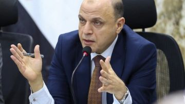 محافظ كفر الشيخ يستعرض موقف تنفيذ مشروعات الخطة الاستثمارية.. صور