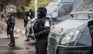 مصر.. سجن سيدة 10 سنوات بتهمة احتجاز مصممة أزياء وإجبارها على بيع شقة تحت التهديد مصر.. سجن سيدة 10 سنوات بتهمة احتجاز مصممة أزياء وإجبارها على بيع شقة تحت التهديد