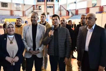 وزير الشباب والرياضة ومحافظ شمال سيناء يفتتحان أعمال تطوير الملعب القانوني بمركز شباب قاطية