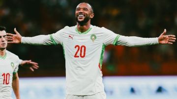 أيوب الكعبي نموذج لقوة الإصرار .. صنع نفسه بيديه وتحول من نجار إلى هداف أفريقيا وأوروبا