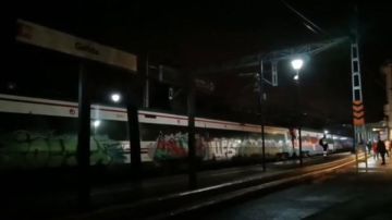 خروج قطار عن مساره في برشلونة.. مصرع السائق وإصابة 37 آخرين تفاصيل