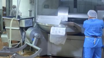 شئون البيئة بالشرقية يفتش على 5 منشآت غذائية وصناعية