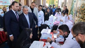 محافظ الإسماعيلية يتفقد فعاليات المرحلة الثانية من مبادرة هيئة الرعاية الصحية دمتم سند بمركزي القنطرة شرق وغرب بالإسماعيلية