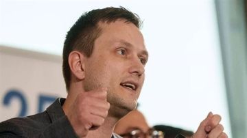 أول رد من رئيس وزراء جرينلاند على أطماع ترامب: لا داعي للقلق أول رد من رئيس وزراء جرينلاند على أطماع ترامب: لا داعي للقلق