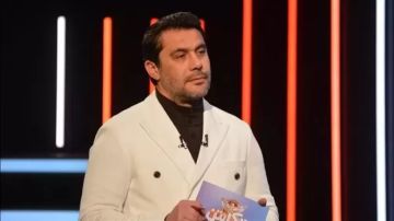 الصقر يطالب ميدو بالاعتذار للجيل الذهبي: البطولات لم تحصد بالسحر ولو كان موجودا لصعدنا للمونديال