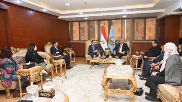 محافظ الغربية يستقبل السفير الكندي لبحث دعم مشروعات التنمية بالمحلة محافظ الغربية يستقبل السفير الكندي لبحث دعم مشروعات التنمية بالمحلة