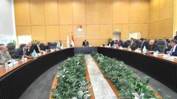 وزير الإسكان يتابع موقف مشروعات تنفذها هيئة المجتمعات العمرانية بالمدن الجديدة وزير الإسكان يتابع موقف مشروعات تنفذها هيئة المجتمعات العمرانية بالمدن الجديدة