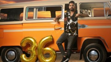 إحنا عجزنا ولا إيه.. عيد ميلاد مينا عطا الـ 36