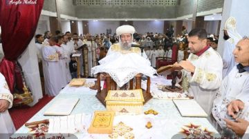 الأنبا إيلاريون يدشن أواني مذبح ويرسم شمامسة جدد لكنيسة مارجرجس بحوش عيسى