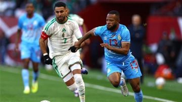 التعادل السلبي يحسم الشوط الأول بين الجزائر والكونغو الديمقراطية في أمم إفريقيا التعادل السلبي يحسم الشوط الأول بين الجزائر والكونغو الديمقراطية في أمم إفريقيا