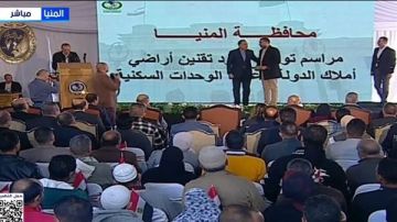 رئيس الوزراء يسلم عقود وحدات الإسكان وعقود التقنين للمستفيدين بمحافظة المنيا