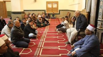 محافظ الوادي الجديد يوجه بحزمة تيسيرات لخدمة المواطنين بمركز الفرافرة محافظ الوادي الجديد يوجه بحزمة تيسيرات لخدمة المواطنين بمركز الفرافرة