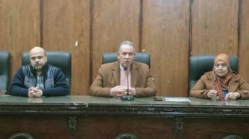 مدير تعليم أسيوط يلتقي رؤساء لجان الشهادة الإعدادية ويشدد على منع الغش بكافة صوره