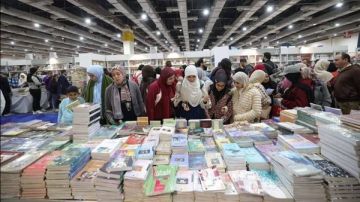 معرض القاهرة للكتاب يسجل رقما قياسيا جديدا بـ5 ملايين زائر خلال 10 أيام