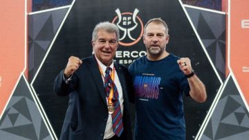 من هزيمة 0-3 إلى ذهب السوبر الأسباني.. فليك يعيد برشلونة لمنصات التتويج في 10 مباريات