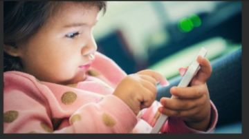 نشرة المرأة والمنوعات ماذا تفعل مواقع التواصل بأطفالنا؟.. سر غريب يفسر رائحة الفم المزعجة نشرة المرأة والمنوعات ماذا تفعل مواقع التواصل بأطفالنا؟.. سر غريب يفسر رائحة الفم المزعجة