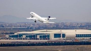 إيران تعيد فتح مجالها الجوي بعد نحو 5 ساعات من الإغلاق إيران تعيد فتح مجالها الجوي بعد نحو 5 ساعات من الإغلاق