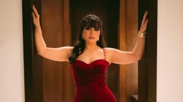 بالأحمر.. بوسي تشعل مواقع التواصل في أحدث جلسة تصوير