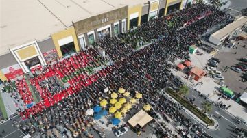 خلال يومين من افتتاحه.. معرض القاهرة للكتاب يصل إلى أول مليون زائر خلال يومين من افتتاحه.. معرض القاهرة للكتاب يصل إلى أول مليون زائر