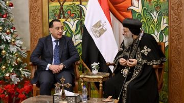 رئيس الوزراء للبابا تواضروس: عيد الميلاد فرصة لتعزيز المحبة والتقارب بين جميع المصريين