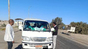 رئيس مدينة القصير يوجه بمتابعة الالتزام بخطوط سير سيارات الأجرة السرفيس 