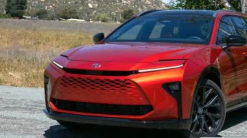 سعر تويوتا كراون 2026 في السعودية سعر تويوتا كراون 2026 في السعودية