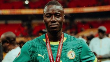 لاعب "أسود التيرانجا" يتحدى فرنسا: السنغال لا تخشى الكبار في كأس العالم