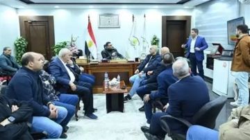 وزير الإسكان يعقد اجتماعا لمتابعة مشروعات القرى السياحية