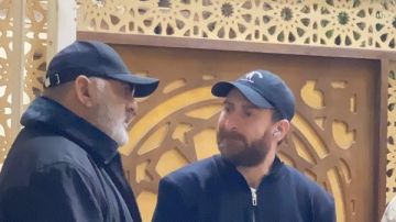 إسماعيل فرغلي يساند نضال الشافعي خلال عزاء والدته بالحامدية الشاذلية إسماعيل فرغلي يساند نضال الشافعي خلال عزاء والدته بالحامدية الشاذلية